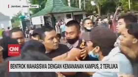 VIDEO: Bentrok Mahasiswa Dengan Kemananan Kampus, 2 Terluka