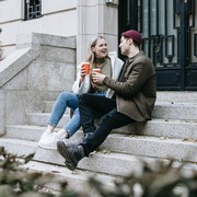 Pasanganmu Introvert? Begini Cara yang Tepat Berkomunikasi Dengannya Biar Nggak Perang Terus
