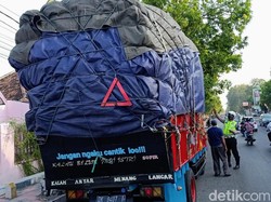Polisi Situbondo Gencarkan Patroli Truk ODOL