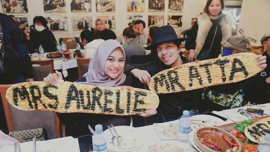 Keseruan Aurel Hermansyah Saat Makan Bareng Keluarga Sebelum Lahiran