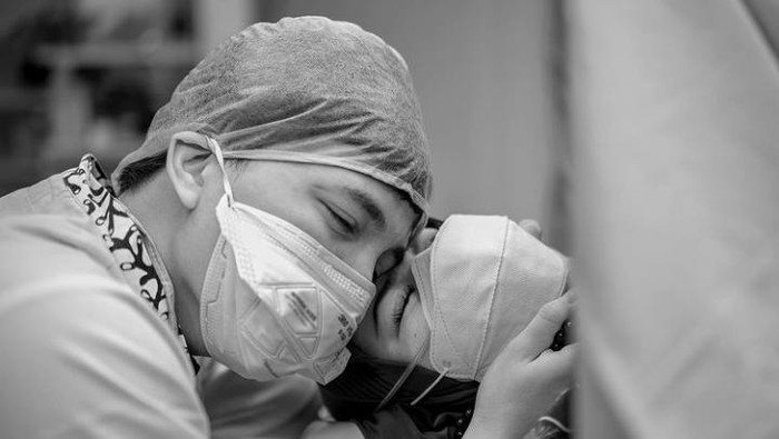 Keseruan Aurel Hermansyah Saat Makan Bareng Keluarga Sebelum Lahiran
