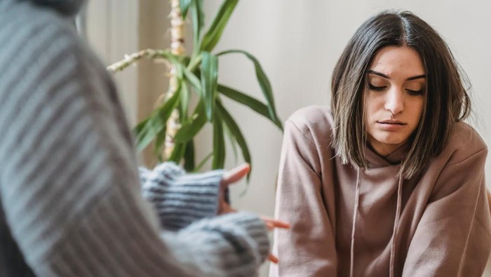 4 Zodiak yang Sering Terjebak Dalam Toxic Friendship, Baik Sebagai Korban Maupun Pelaku