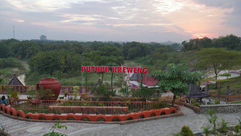 Wisata Puthuk Kreweng Bawa Desa Mojodelik Jadi Desa BRILian