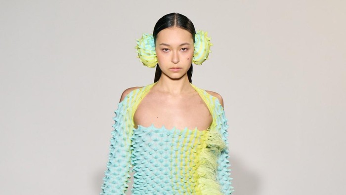 Fun & Flirty! Ini 5 Tren dari London Fashion Week Fall/Winter 2022 Fun & Flirty! Ini 5 Tren dari London Fashion Week Fall/Winter 2022