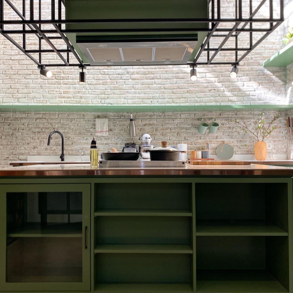 Dapur Chef Arnold yang Simpel Elegan