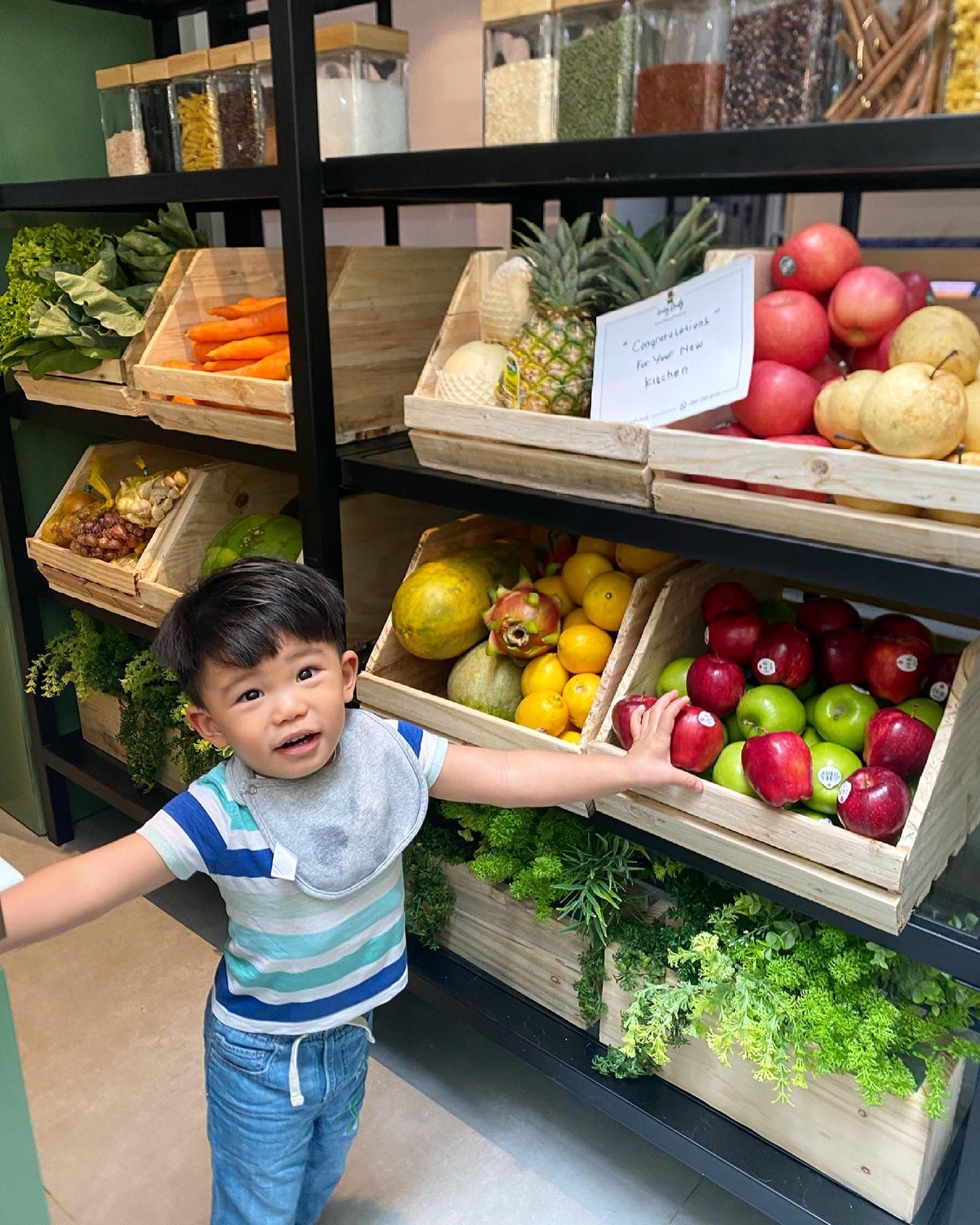 Dapur Chef Arnold yang Simpel Elegan