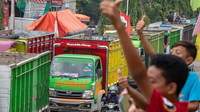 Demo Sopir Truk di Kudus Blokir Jalan Lingkar Selatan