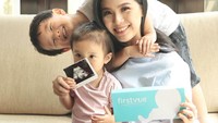 <p>"Welcoming baby number 3! Mohon doanya ya teman-teman semoga lancar semuanya #18weekspregnant," tulis Devina Hermawan mengungkap kehamilan ketiganya di Instagram. (Foto: Instagram @devinahermawan)</p>