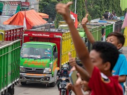 Suka Duka Pengemudi Truk