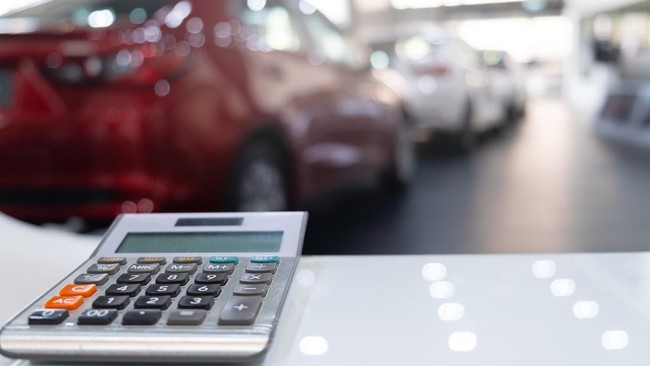 Direktorat Jenderal Pajak Kementerian Keuangan akan mengejar pajak dari pelaku usaha penjualan mobil dan motor di e-commerce.