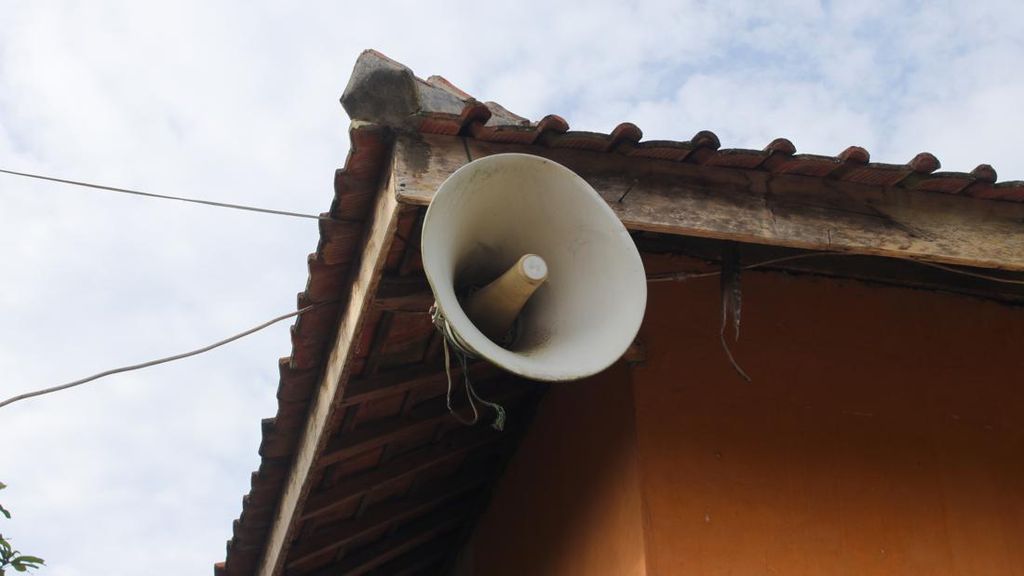Marbot di Brebes Dikagetkan Belatung dari Mayat Busuk di Atap Masjid