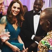 Ini Alasan Mengapa Kate Middleton Selalu Memakai Tas Clutch di Setiap Acara