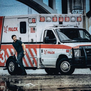Jake Gyllenhaal Rekam Sendiri Sejumlah Adegan Film 'Ambulans'
