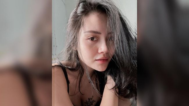 Steno Ricardo mengklaim punya bukti dugaan Mawar AFI selingkuh. Itu disampaikan usai Mawar AFI mengklaim dipaksa mengaku berselingkuh.