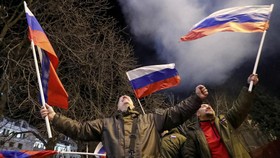 Rusia Serang Ukraina, Harga Minyak Lompat ke US$100 per Barel
