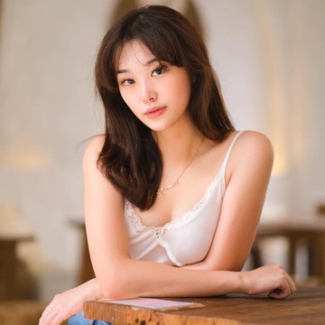 img-title Dikenal sebagai Crazy Rich, Ini Kisah Sedih Kehidupan Livy Renata yang Disimpannya dengan Rapat!