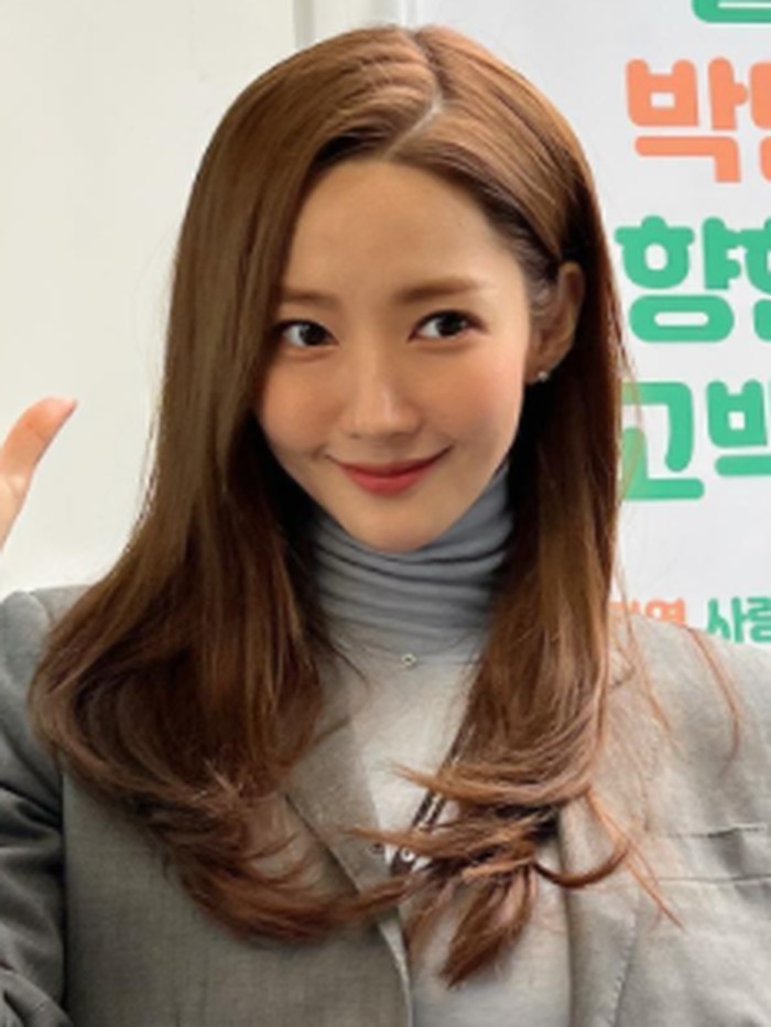 Park Min Young lahir di Seoul, pada tanggal 4 Maret 1986. Ia mengawali kariernya di dunia hiburan pada tahun 2005, di usia 19 tahun. Tahun ini, ia akan menginjak usia 36 tahun, Beauties./ foto: instagram.com/rachel_mypark