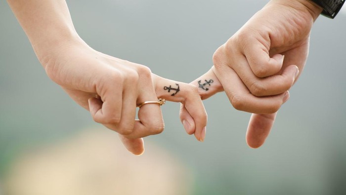 Pacar Lagi Ngambek? Simak Cara Minta Maaf yang Paling Sesuai dengan Zodiak Mereka