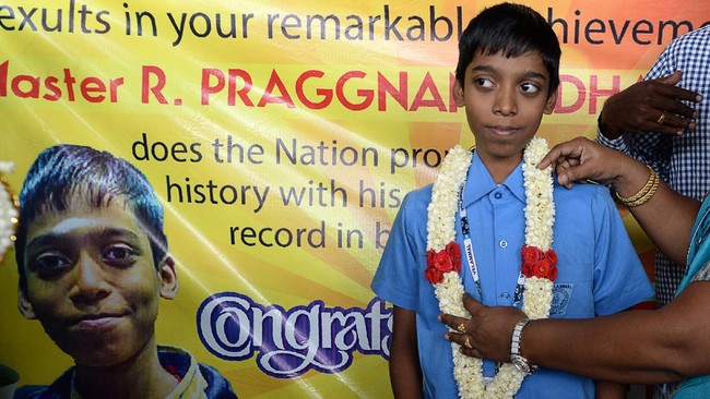 Pecatur 16 tahun asal India, Rameshbabu Praggnanandhaa, mengalahkan pecatur nomor satu dunia Magnus Carlsen dalam ajang Airhings Masters.