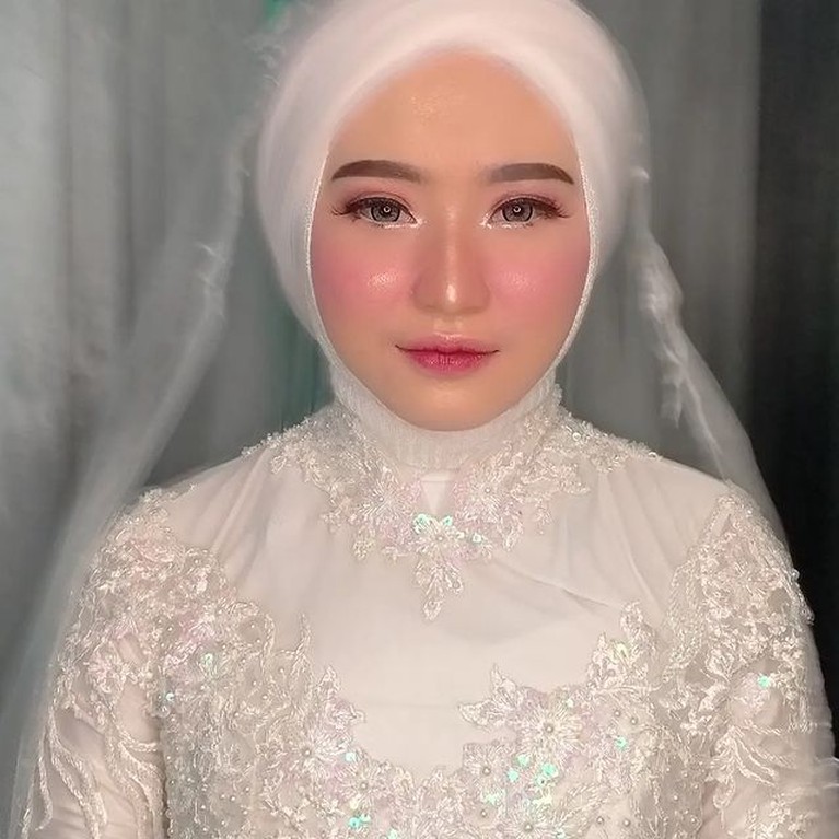 Beredar foto pernikahan diduga mantan suami Mawar AFI dan babysitter selingkuhannya. Yuk, intip potretnya!