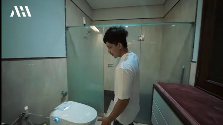 Sambut kelahiran sang buah hati, Atta Halilintar dan Aurel Hermansyah telah siapkan kamar mewah untuk baby A. Yuk, intip!