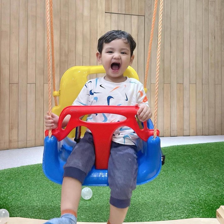 <p>Beberapa waktu lalu, Shaquille mendapatkan hadiah sebuah kabar bahagia, nih. Ia dikabarkan akan menjadi seorang kakak karena sang Bunda tengah hamil anak kedua. (Foto: Instagram: @shaquillekailidanuarta)</p>