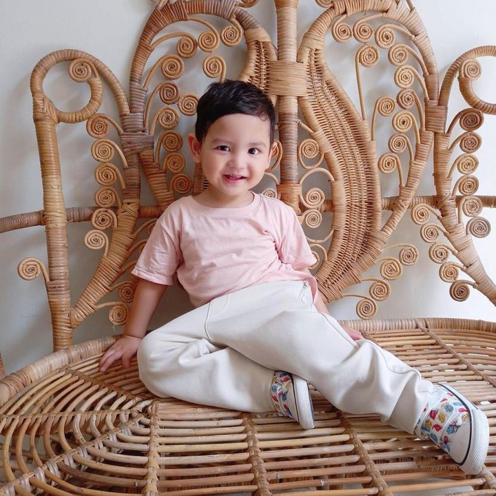 <p>Kehamilan sang Bunda tentu menjadi kabar bahagia bagi Shaquille dan seluruh keluarga. Kini, Shaquille tengah menanti kelahiran sang adik. (Foto: Instagram: @shaquillekailidanuarta)</p>