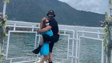 Terseret Kasus TPPU Wahyu Kenzo, Stefan William Asyik ke Singapura Bareng Pacar