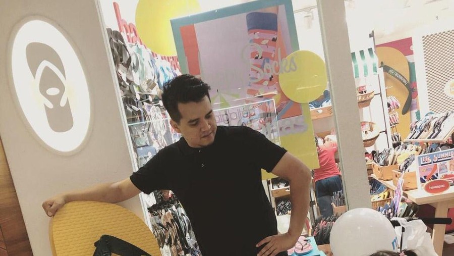 Publik tengah dihebohkan oleh pengakuan Mawar AFI tentang mantan suaminya yang selingkuh dengan babysitter. Yuk, intip potretnya!