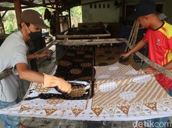 Sosok Penemu Batik Pertama di Indonesia & Sejarah Hari Batik