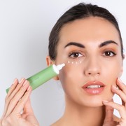 Skincare Rutin Terbaik Bagi Perempuan Usia 40-an, Simak Caranya dari Ahli Kecantikan di Sini!