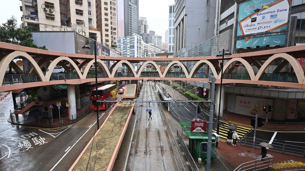FOTO: Hong Kong Kosong Melompong Ditinggal Warga Takut Rekor Covid