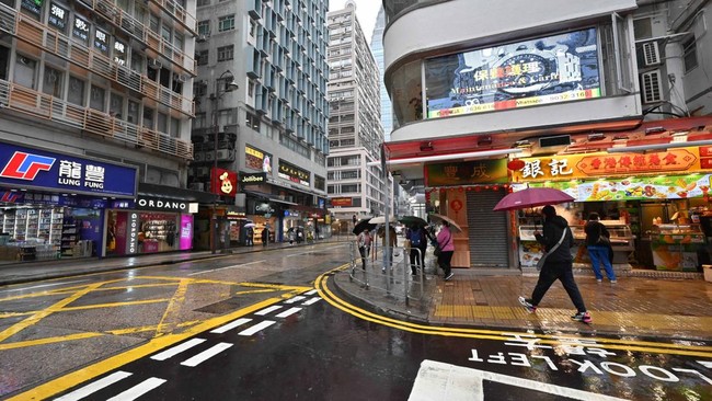 Hong Kong menganggarkan US$21,79 miliar atau sekitar setara Rp312,7 triliun guna pemulihan ekonomi yang terdampak wabah covid-19.
