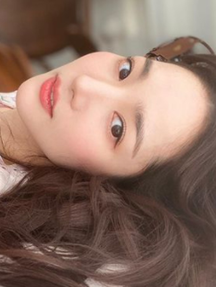 Setelah hubungan dengan Lee Min Ho berakhir, beberapa tahun ini Park Min Young dirumorkan berpacaran dengan Park Seo Joon. Kabarnya, mereka terlibat cinta lokasi ketika membintangi drama What's Wrong With Secretary Kim. Namun keduanya membantah kabar tersebut, dan kini mereka pun sibuk dengan pekerjaan masing-masing./ foto: instagram.com/rachel_mypark
