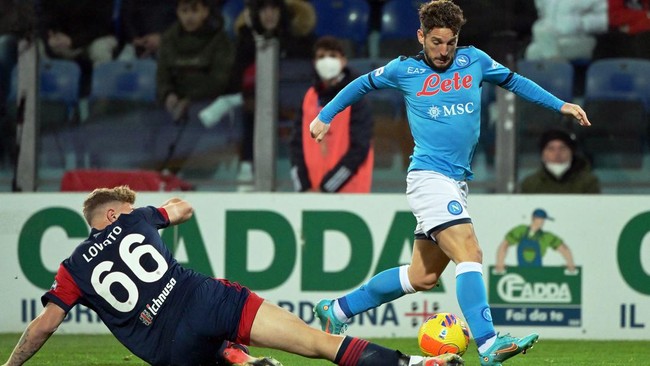 Napoli bermain imbang lawan Cagliari sehingga gagal menggusur Milan di puncak klasemen sementara Liga Italia. Berikut klasemen sementara Liga Italia.