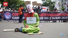VIDEO: Demo Buruh Jateng Protes Aturan Pencairan JHT dari Menaker Ida