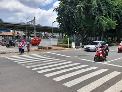 Bukan Pelican Crossing, Dishub Sebut Stasiun Klender Baru Akan Dipasang JPO