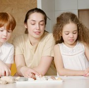 4 Cara untuk Menumbuhkan Kecerdasan Emosional Pada Anak Sejak Usia Dini