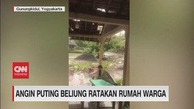 VIDEO: Angin Puting Beliung Ratakan Rumah Warga