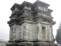 Mengintip Candi Gatotkaca, Jejak Peninggalan Ratu Sima di Dieng