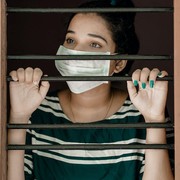 Meski Sudah Vaksin, Omicron Tetap Bisa Hadir dengan 8 Gejala Umum, Batuk di Urutan Pertama!