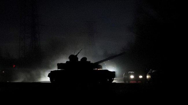 Parlemen Rusia menyetujui pengerahan militer ke wilayah di Ukraina timur yang dikuasai separatis. Rusia juga mengklaim bisa bangun pangkalan militer di sana.