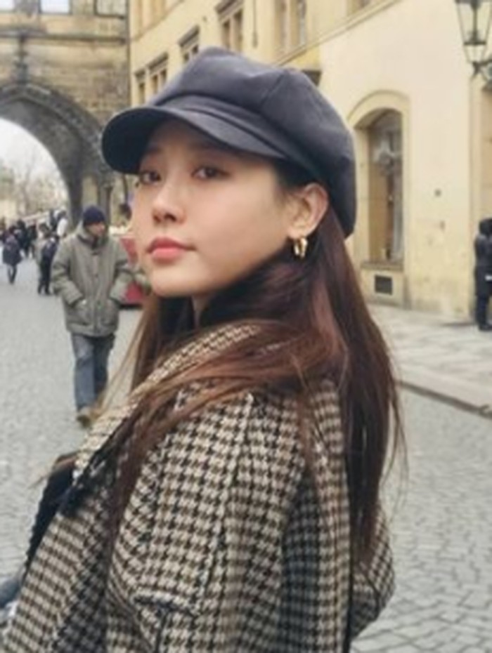 Di tahun 2014 lalu, nama Yura cukup menjadi sorotan setelah bergabung dalam dating show We Got Married. Dalam acara tersebut, ia dipasangkan sebagai