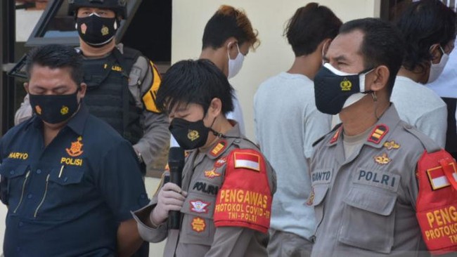 KontraS menyebut polisi bisa menindaklanjuti laporan itu dengan membuka penyelidikan dan penyidikan kasus begal yang menjerat kader HMI tersebut.
