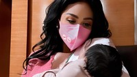 7 Potret Artis Cantik yang Ternyata Sudah Jadi Nenek, KD hingga Donna Harun