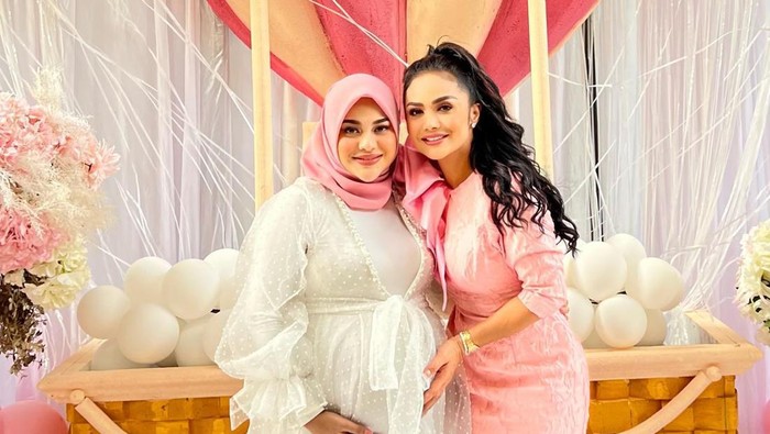 Krisdayanti dan Aurel