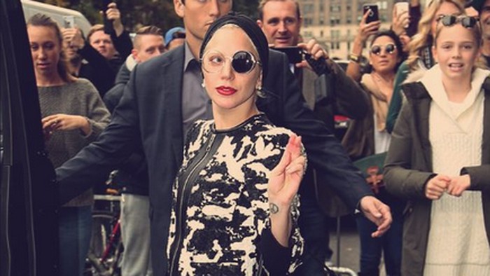 Tidak Lagi Sekedar Penutup Kepala, Turban Menjadi Pelengkap Penampilan Para Selebriti Dunia