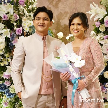 Resmi Lamaran, Masayu Clara & Qausar Harta Siap Nikah Habis Lebaran