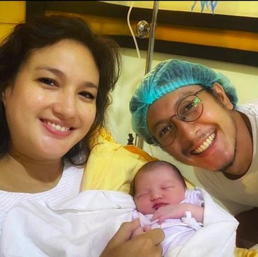 Ayah & Ibu Beda Keyakinan, Agama Anak Nadine Chandrawinata Dipertanyakan