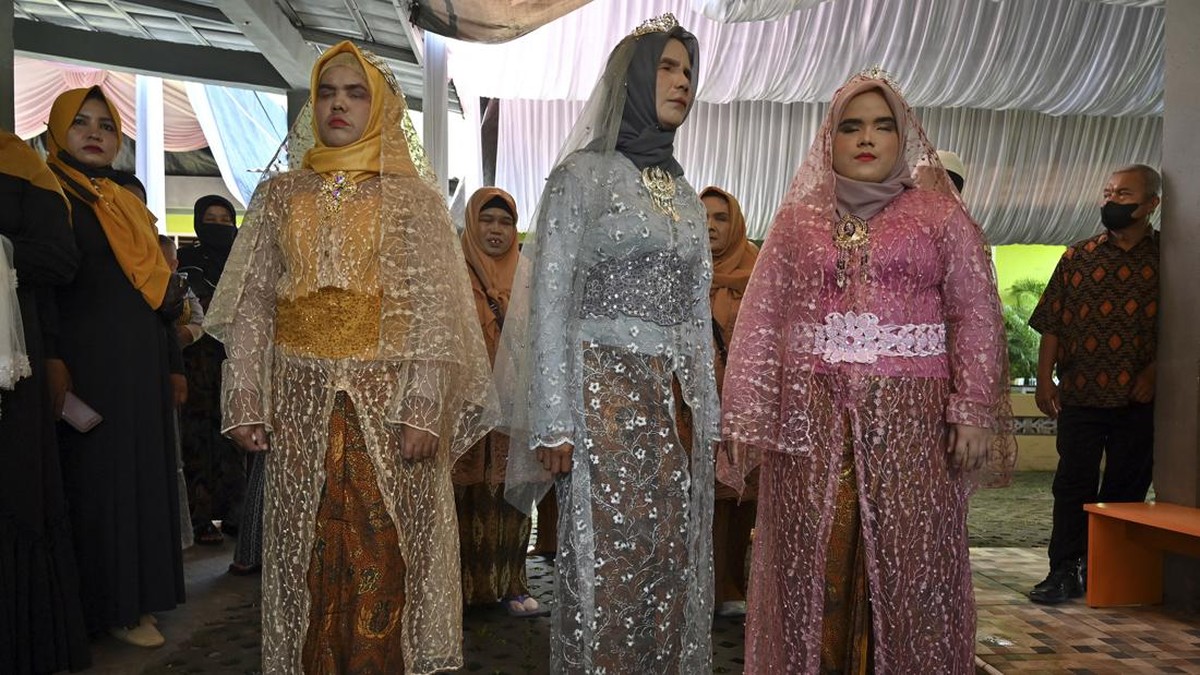 FOTO: Momen Cantik Nikah Massal Pasangan Tuna Netra di 22-2-22